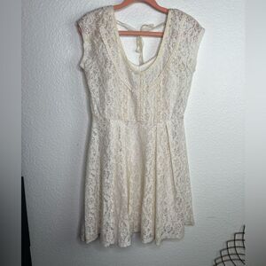 Speeckless lace ivory dress size small